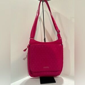Vera Bradley Fuscia Messenger bag